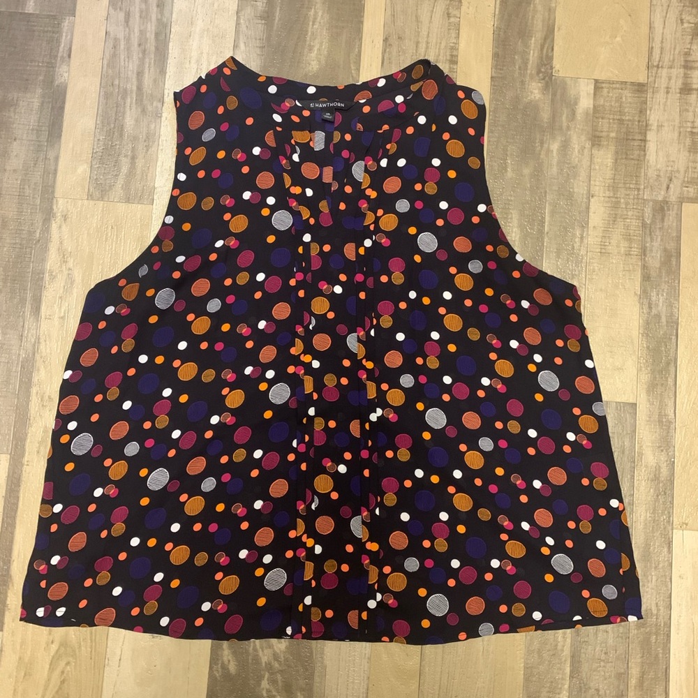 41 Hawthorn Breyson Pleat Detail Split Neck